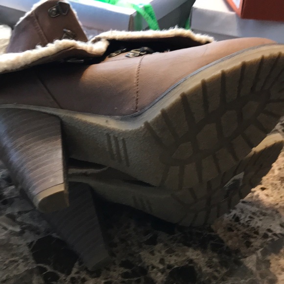 Brown boots - Picture 8 of 8